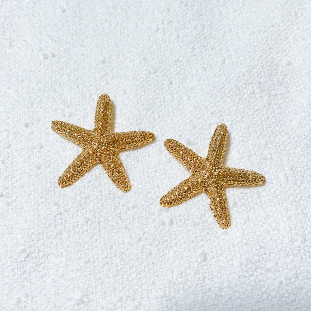Gold starfish earrings M186